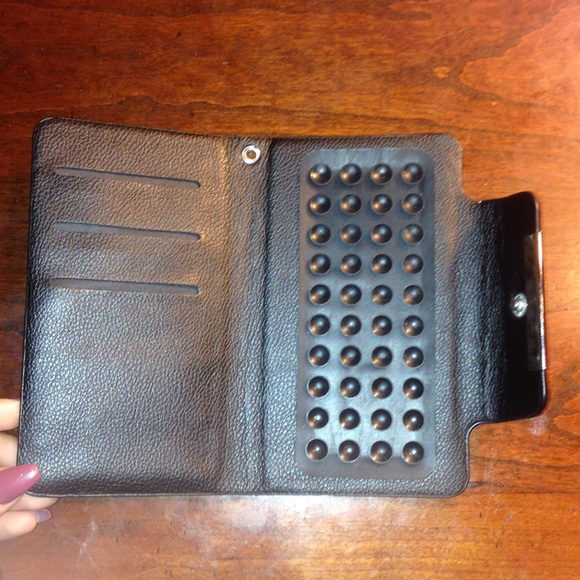 Needy Case 📱 - Picture 2 of 2