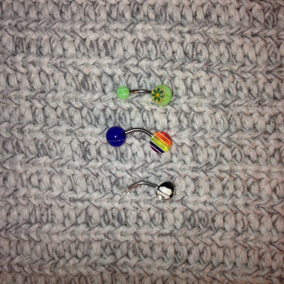 3 Belly button piercings - Picture 1 of 1