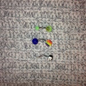 3 Belly button piercings