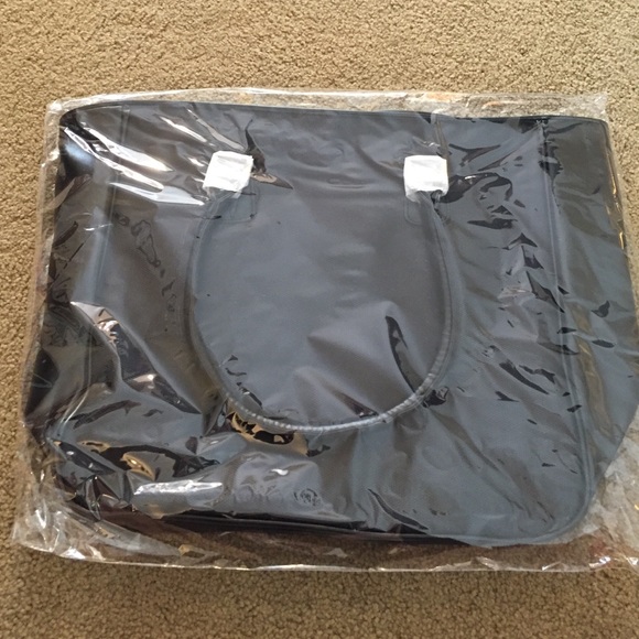 BRAND NEW TOTE!