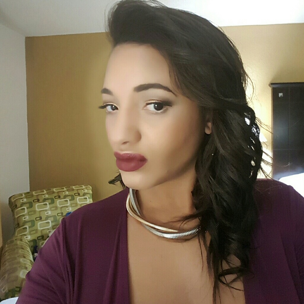 Meet your Posher, Latoya