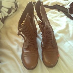 🚫SOLD🚫 Steve Madden combat boots brown