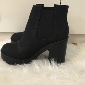 High heeled boots