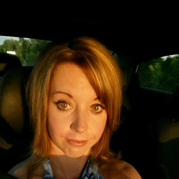 Meet your Posher, Deana - Picture 1 of 1