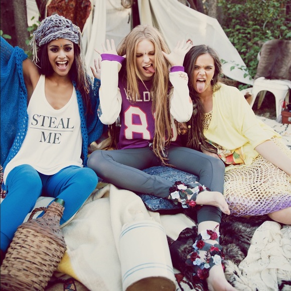 **SALE! NWT Wildfox so soft Sweatshirt! - Picture 3 of 4