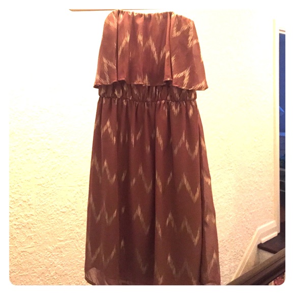 Strapless dress with silver designs