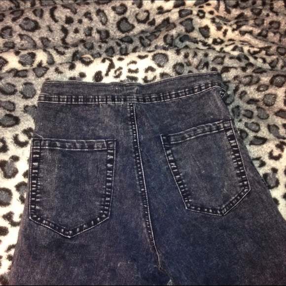 High Waisted Washed Jeans 👖 - Picture 3 of 4