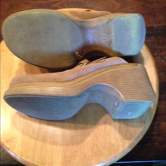 Shoes - Picture 2 of 3