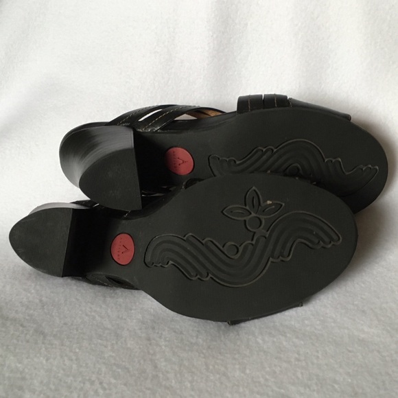 🌿 CLARKS Artisan Collection Black Leather Heels 8 - Picture 4 of 4