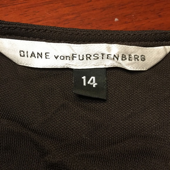 *SOLD*  DVF Wrap Dress - Picture 2 of 4