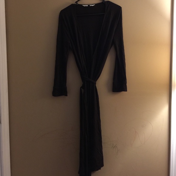 *SOLD*  DVF Wrap Dress - Picture 3 of 4