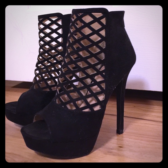 ShowStopping Black Heels