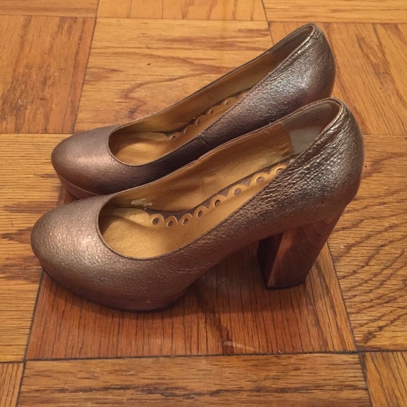 Seychelles Flashy Pumps