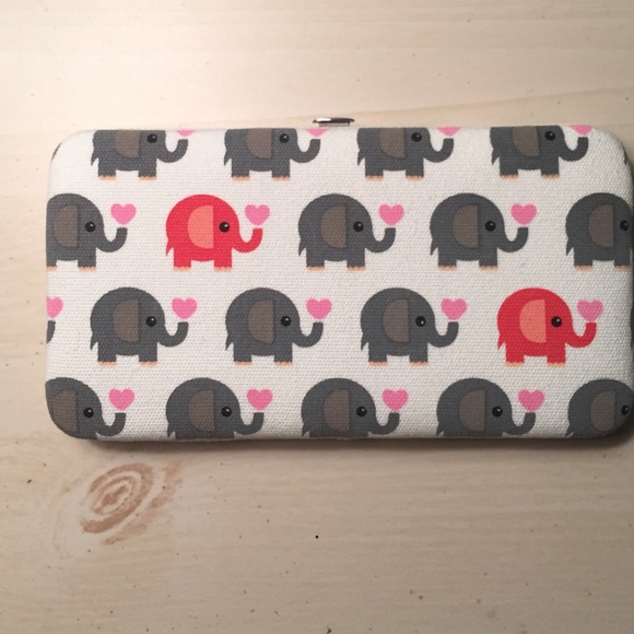 Elephant clutch