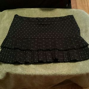 NWOT-BCBG mini black and white pokadott skirt
