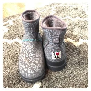 Authentic Ugg boots--size 6 but fit very small