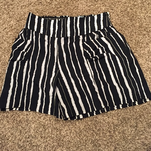 Black and White High Waist Karlie shorts