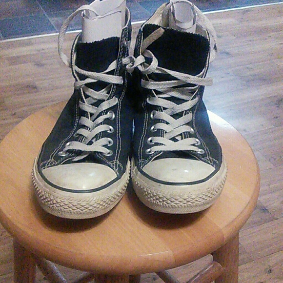 Converse Black size 9 mens!