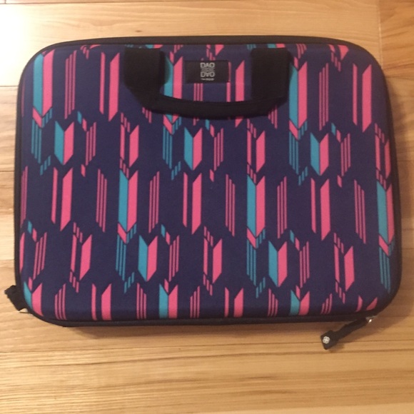 Nuo Chloe Dao Laptop case