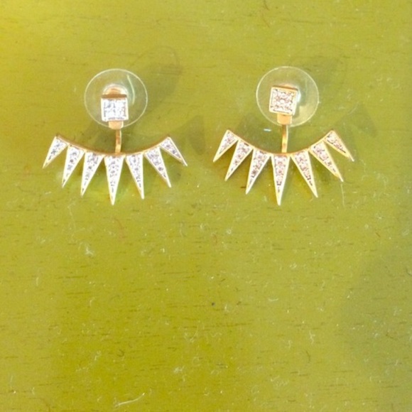 Jewelry - Ear jackets