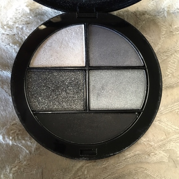 4 color smokey eye palette from Sephora - Picture 2 of 3