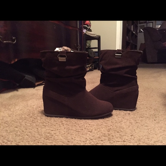 New without tags Brown boots
