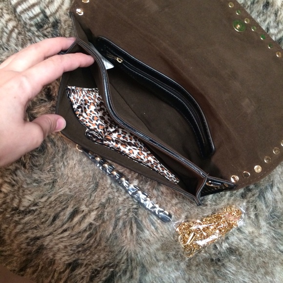 Studded clutch with hand strap - Picture 3 of 4
