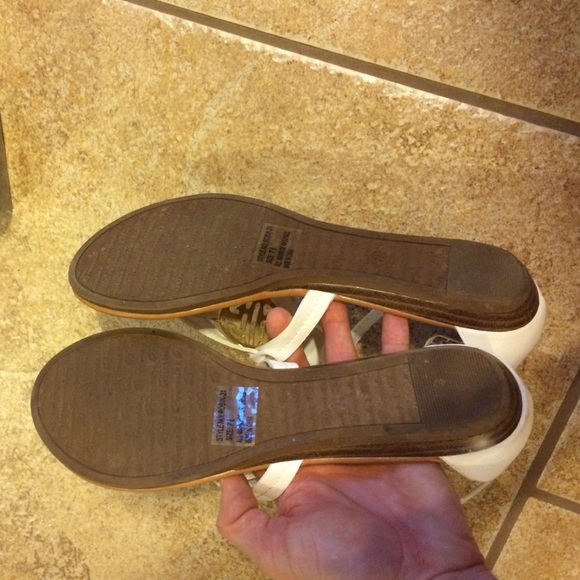 White sandal - Picture 3 of 4