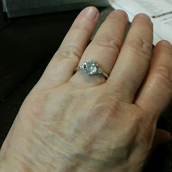 Round cut framed crystal gem accent ring $20 each - Picture 2 of 4