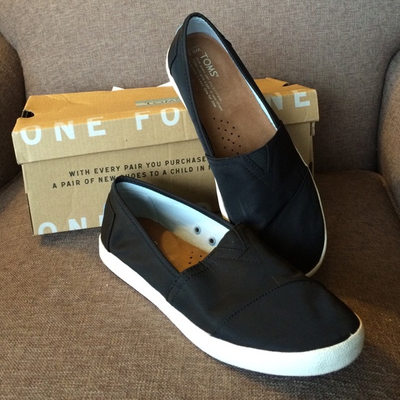 TOMS Avalon Sneaker 8.5
