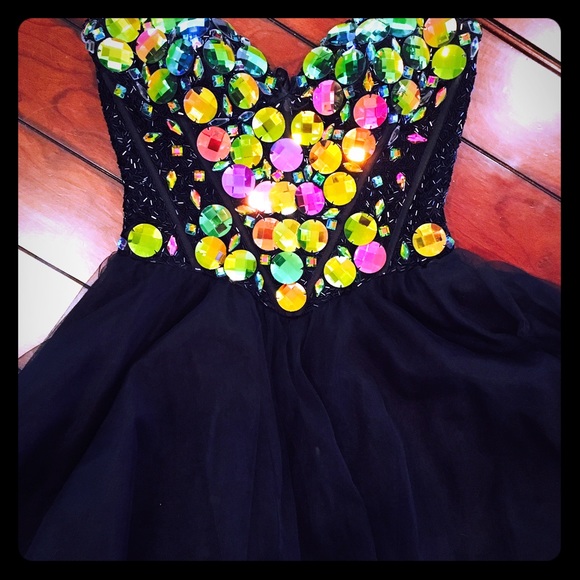 SHERRI HILL SIZE 4