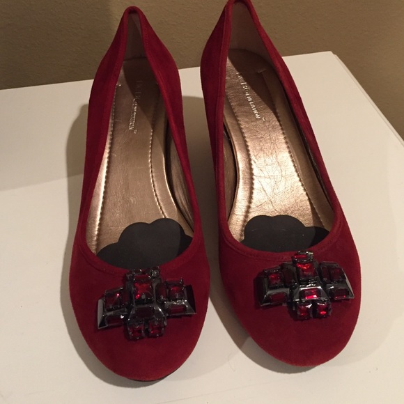 BCBGeneration Kitten Wedges