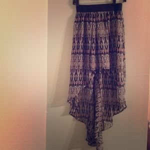 Super cute hi-low skirt!