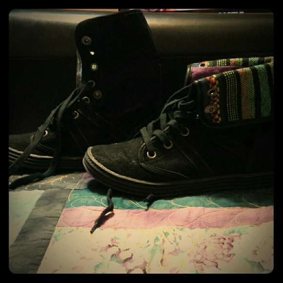 Boots/Shoes