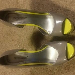 Shoedazzle peep-toe pumps