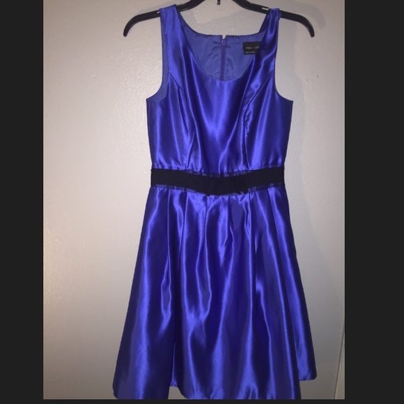 Max and Cleo dress - Picture 1 of 1