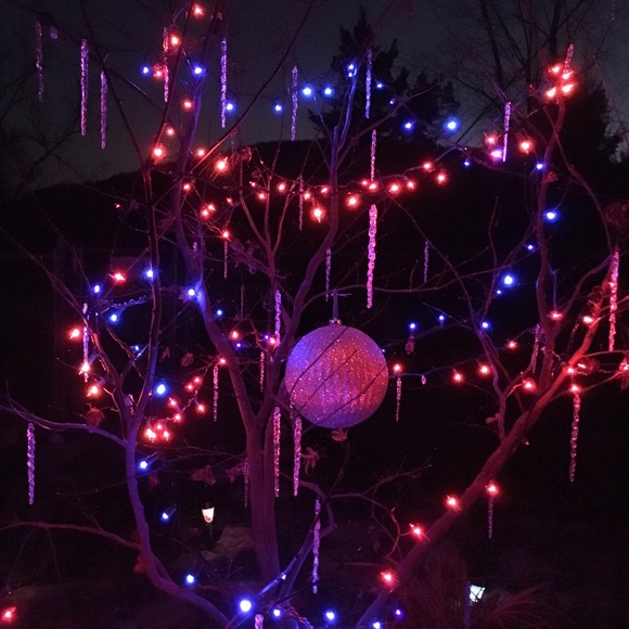 💥🎉 HAPPY HOLIDAYS FELLOW POSHERS! - Picture 5 of 16