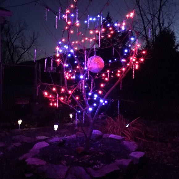 💥🎉 HAPPY HOLIDAYS FELLOW POSHERS! - Picture 7 of 16