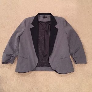 Gray blazer with black lapels size 14