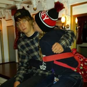 Meet your Posher, Karrie