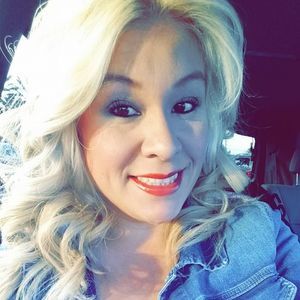 Meet your Posher, Evelyn