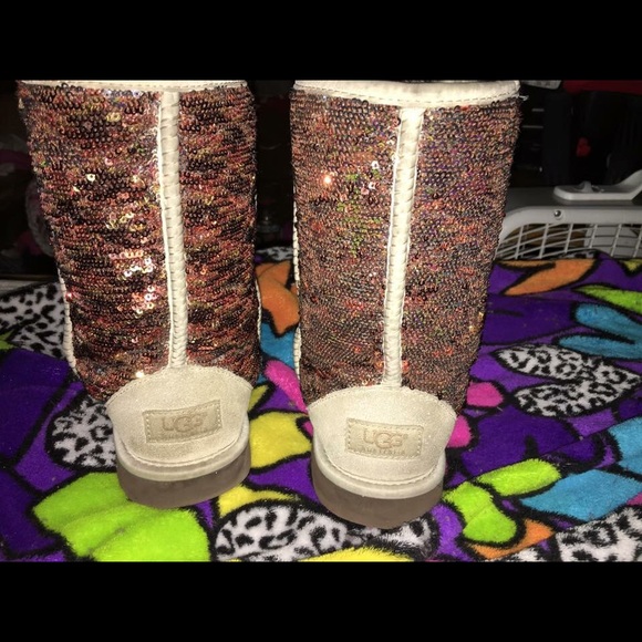Sequin changing authentic uggs - Picture 2 of 4