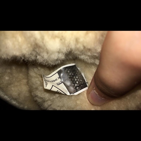 Sequin changing authentic uggs - Picture 4 of 4