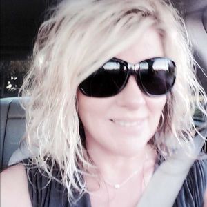 Meet your Posher, Laral