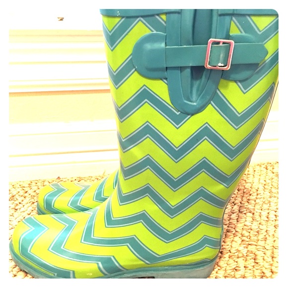 Size 9 rain boots