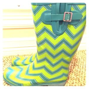 Size 9 rain boots