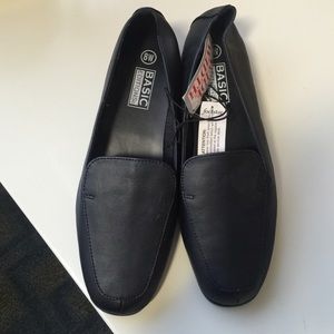 New cute black comfy loafers