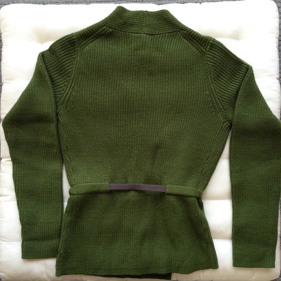 ❌SOLD❌Ann Taylor Cardigan Sweater - Picture 2 of 3