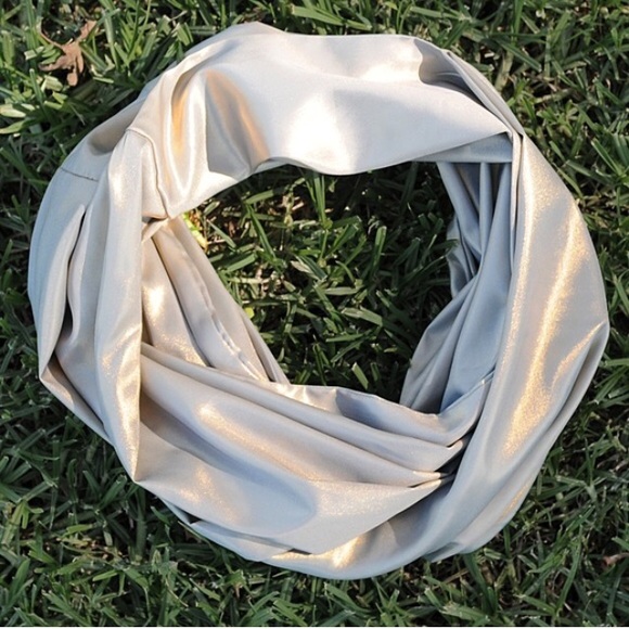 ✨Silver metallic infinity scarf✨ - Picture 3 of 4