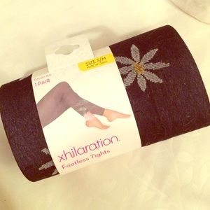 Daisy tights. NWT